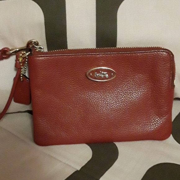 Coach Wristlet Red Pebbled Leather - Picture 5 of 9